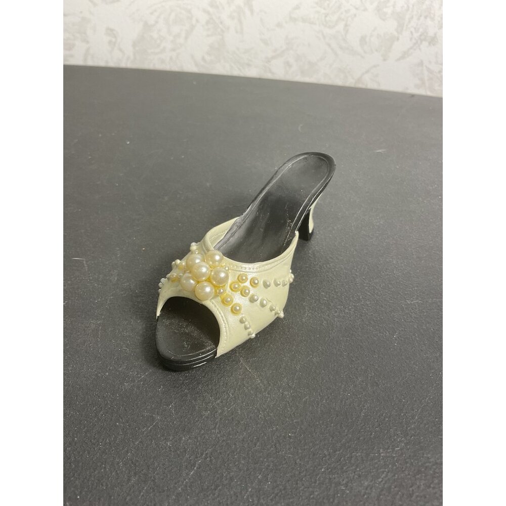 My Treasure Kingsbridge 1999 Miniature High Heel Shoe Figurine With Pearl Accent